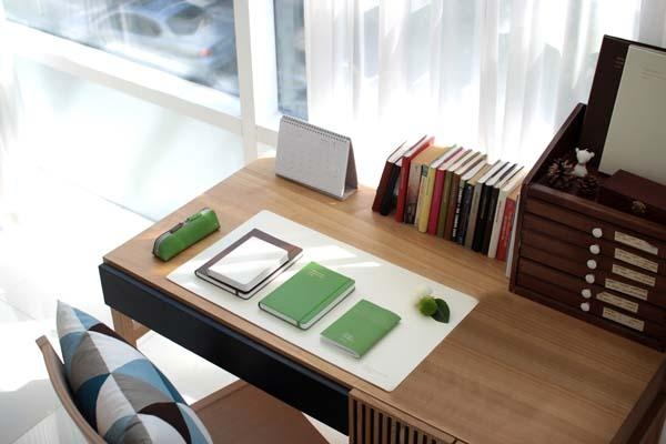 white-desk-pad